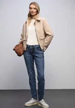 Casual Fit Jeans