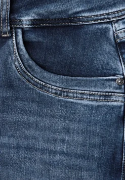 Casual Fit Jeans