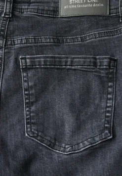 Casual Fit Jeans