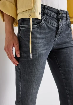 Casual Fit Jeans