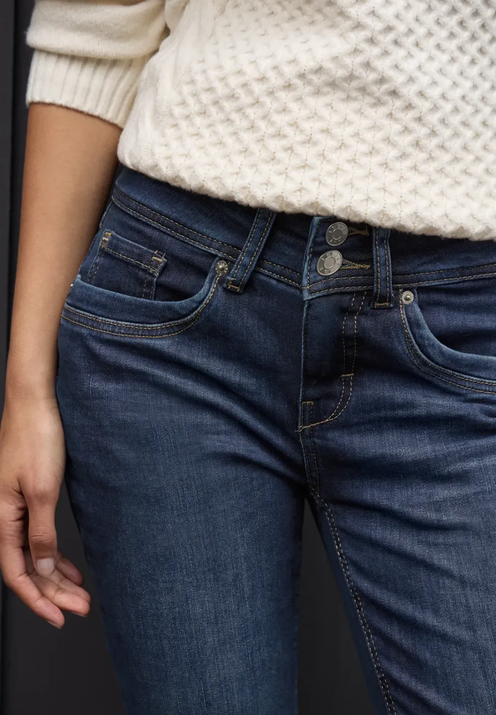 Casual Fit Jeans