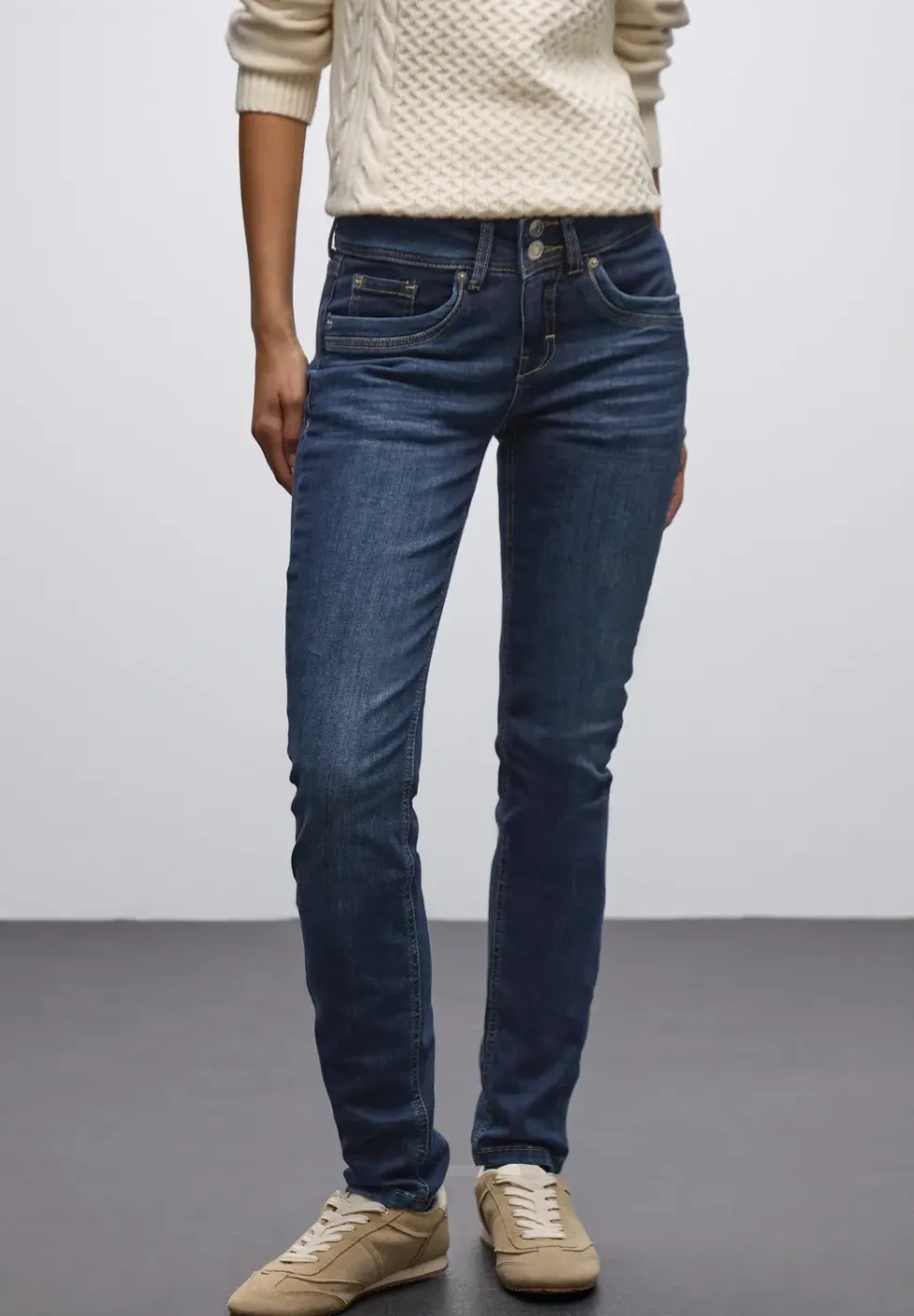 Casual Fit Jeans