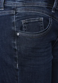 Casual Fit Jeans