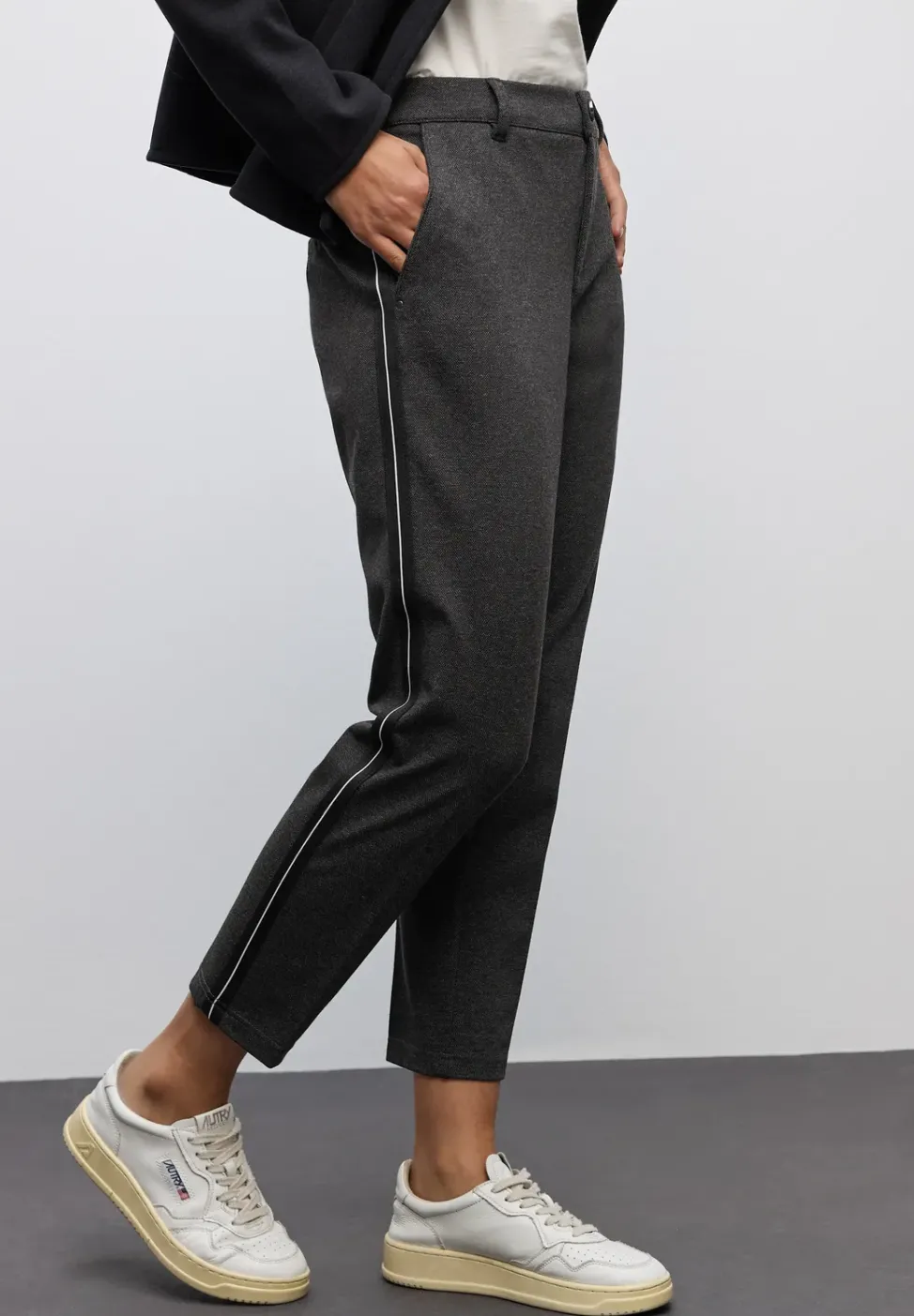 Chino mit Tapedetails