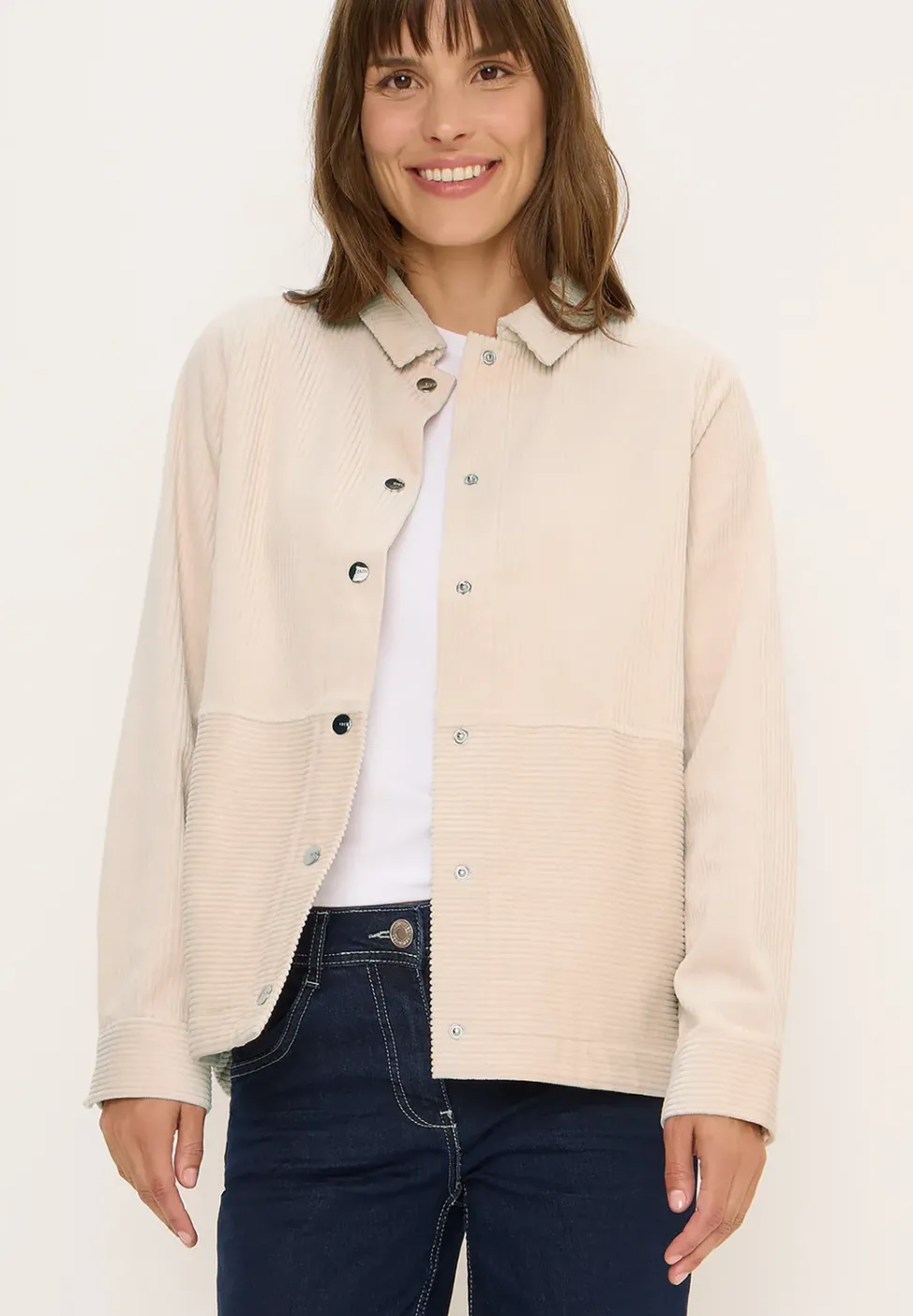 Cord Overshirt mit Knöpfen