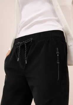 Cordhose im Causal Fit