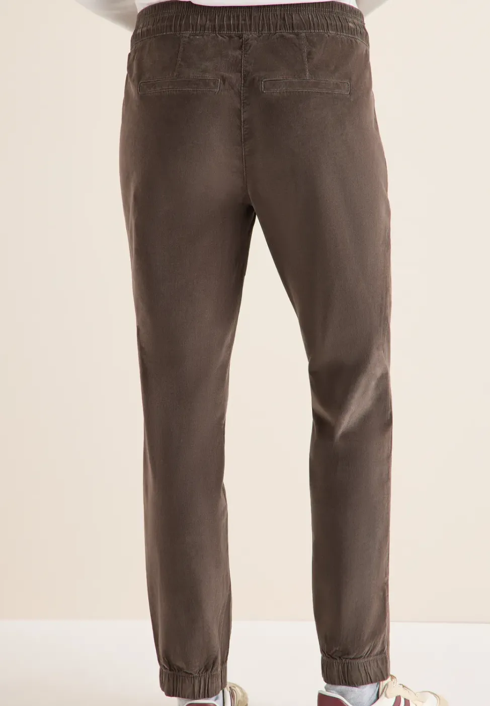 Cordhose im Causal Fit