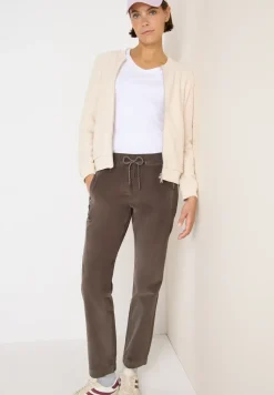 Cordhose im Causal Fit