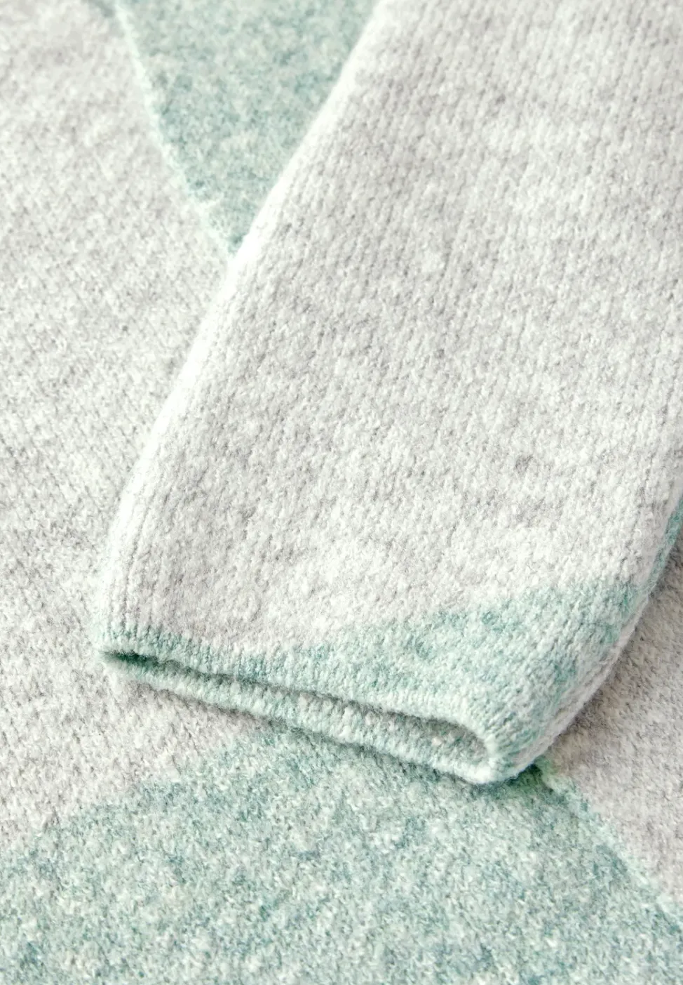 Gemusterte Strickjacke