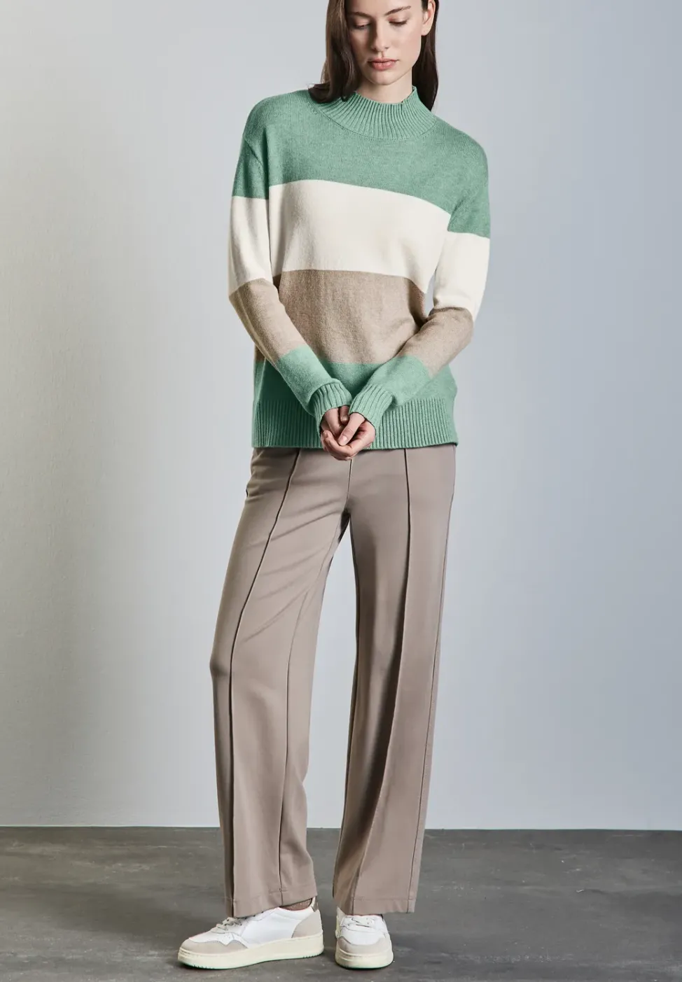 Gestreifter Pullover