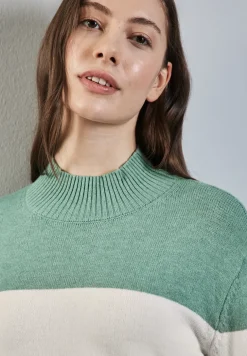 Gestreifter Pullover