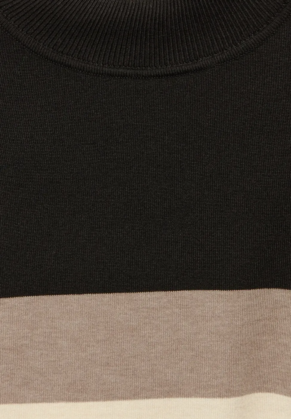 Gestreifter Pullover