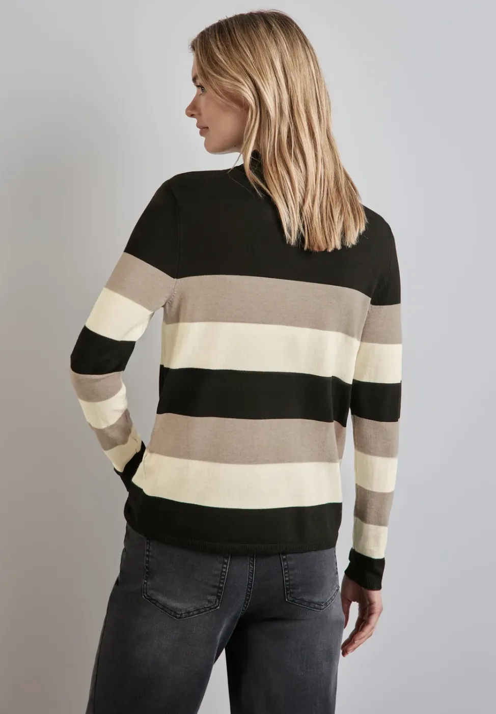 Gestreifter Pullover