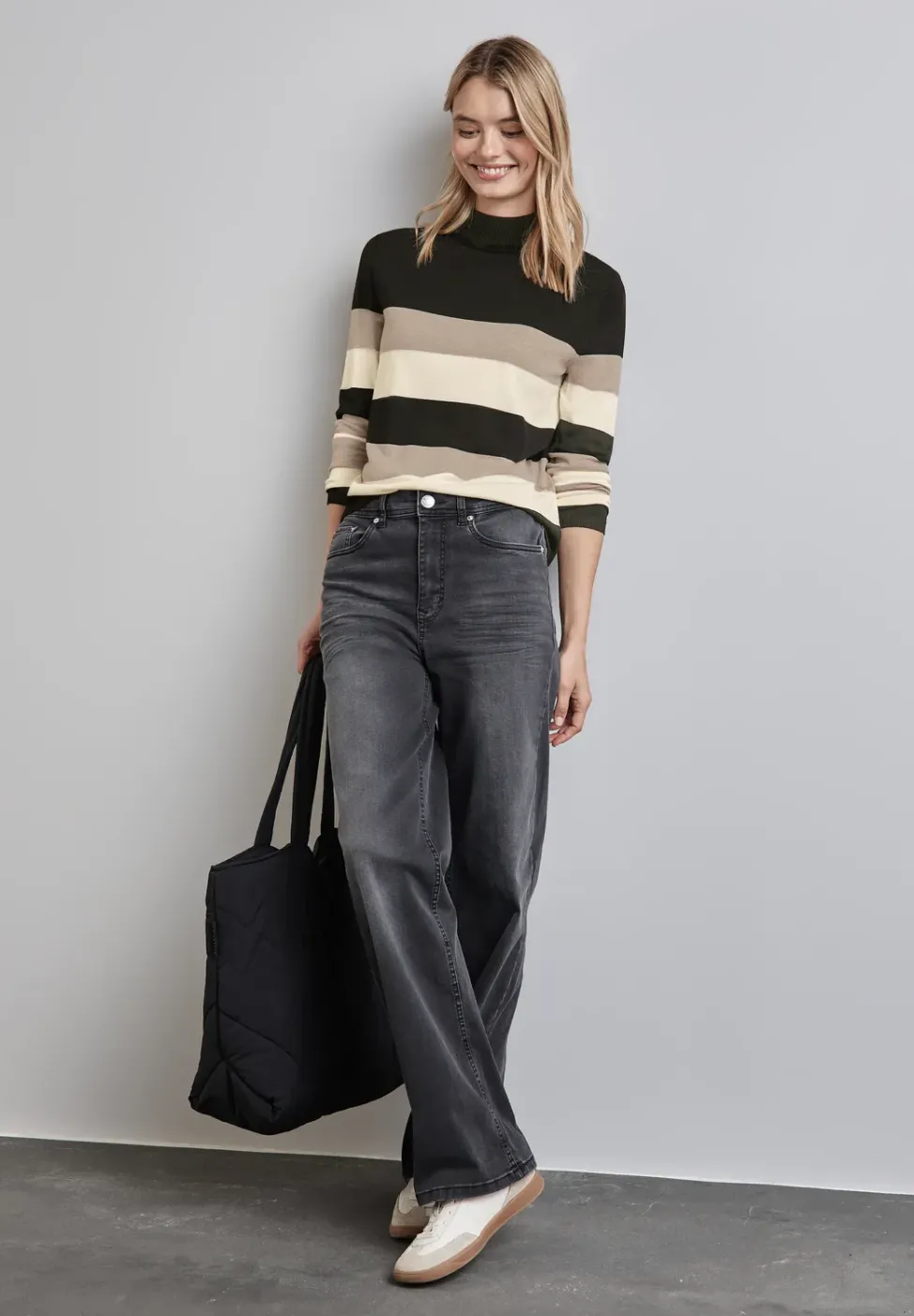 Gestreifter Pullover