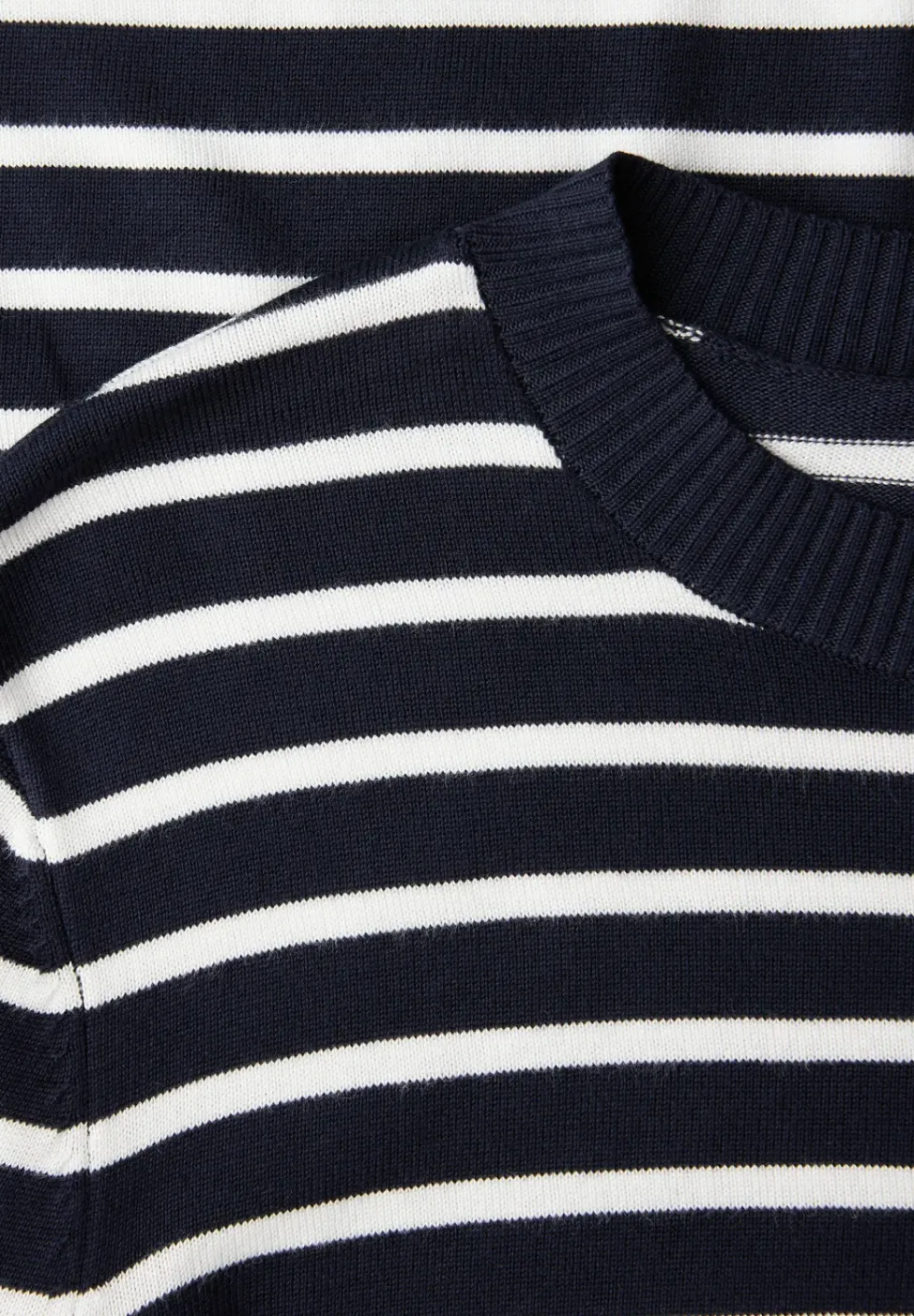Gestreifter Pullover