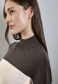 Gestreifter Pullover