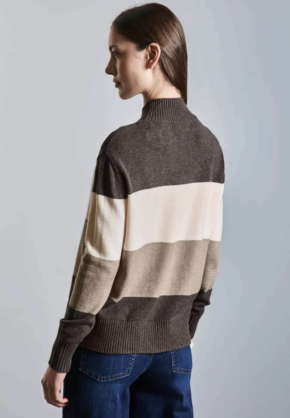 Gestreifter Pullover