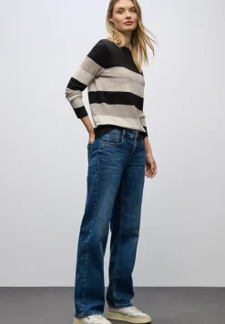 Gestreifter Pullover