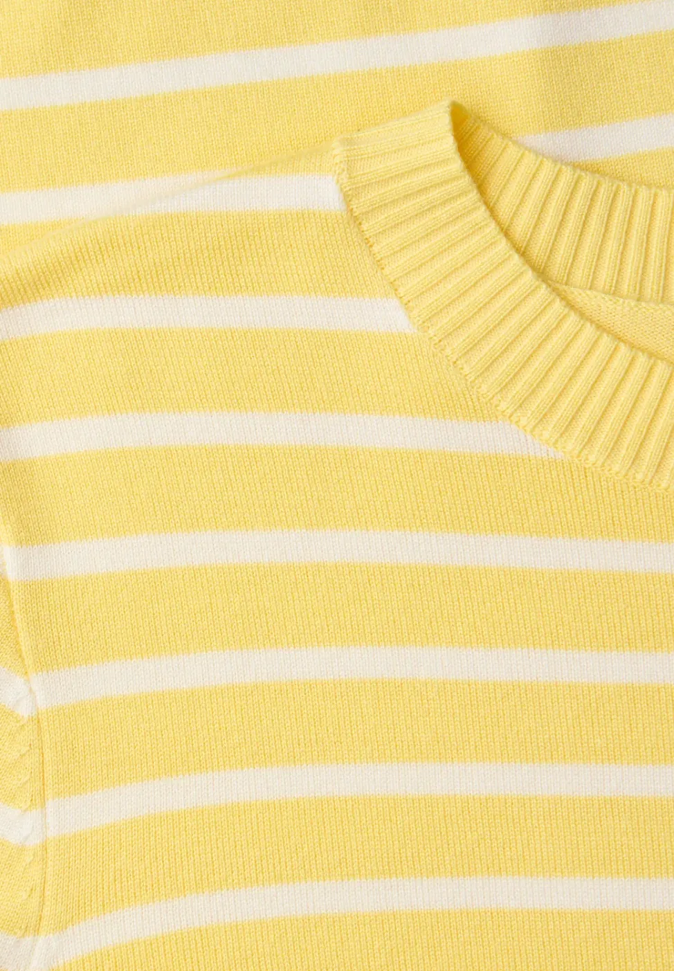 Gestreifter Pullover