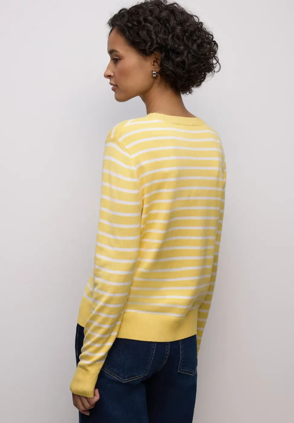 Gestreifter Pullover