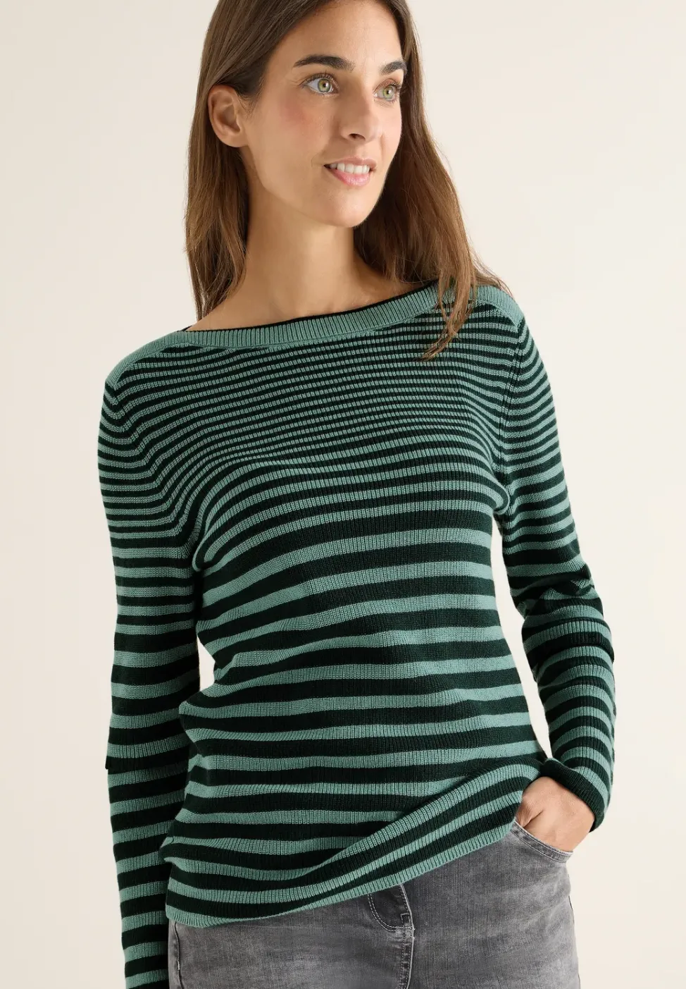 Gestreifter Pullover