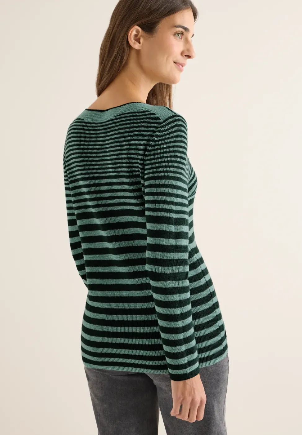 Gestreifter Pullover