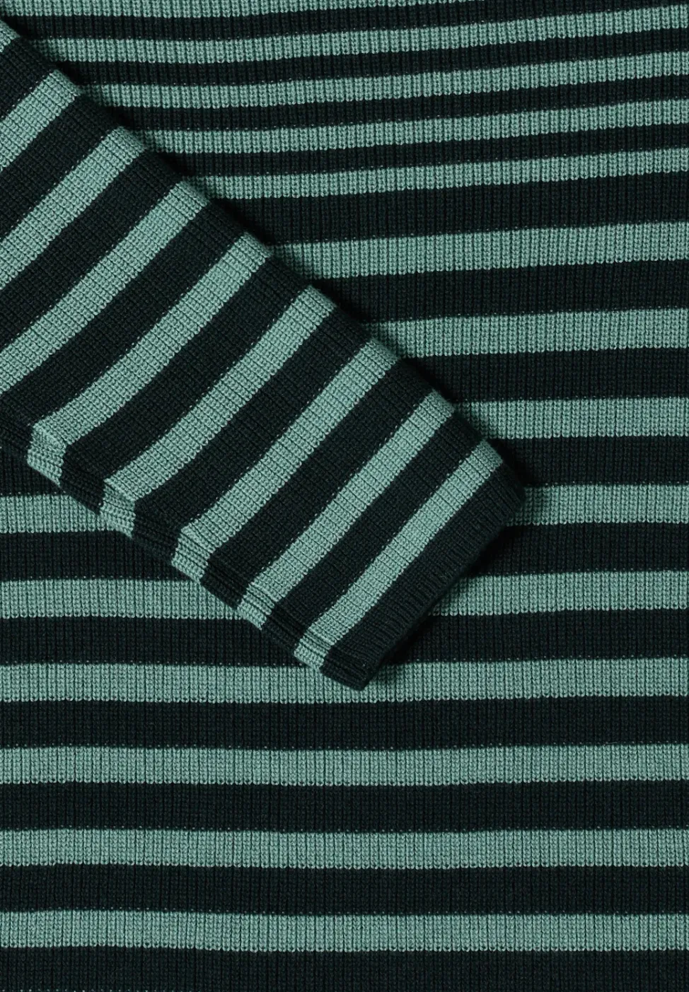 Gestreifter Pullover