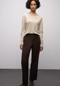 Gestreifter Pullover