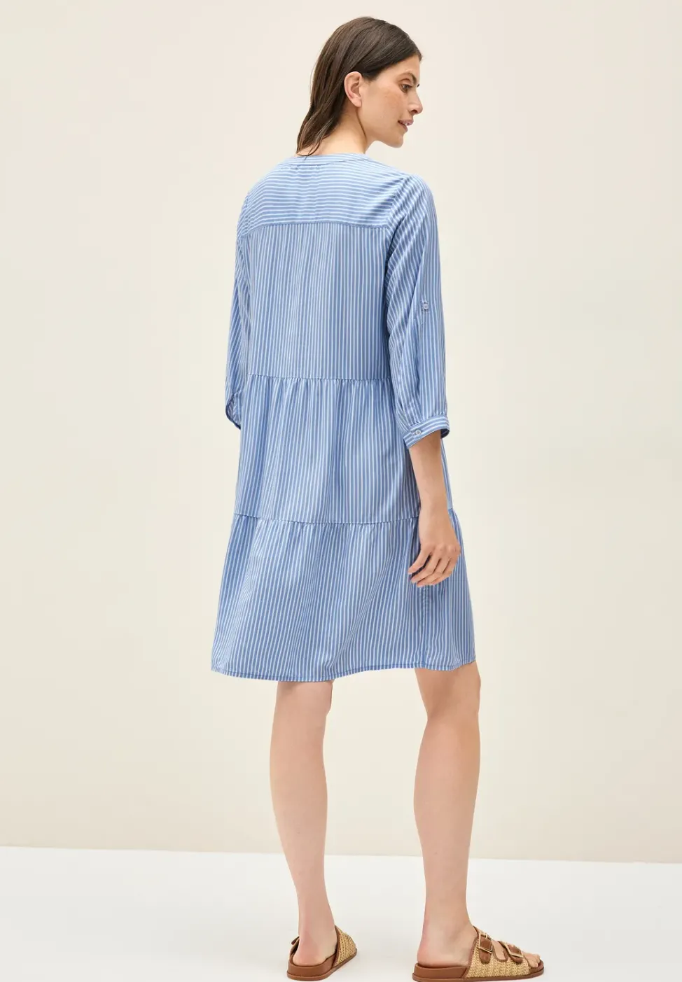 Gestreiftes Volant-Kleid