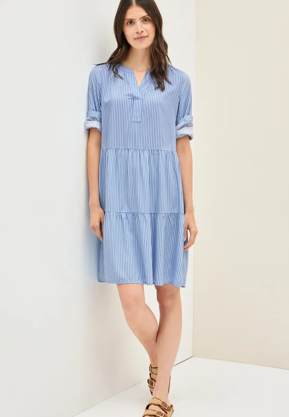Gestreiftes Volant-Kleid