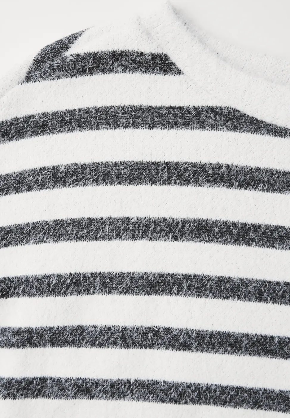 Gestreiftes Federgarn Shirt