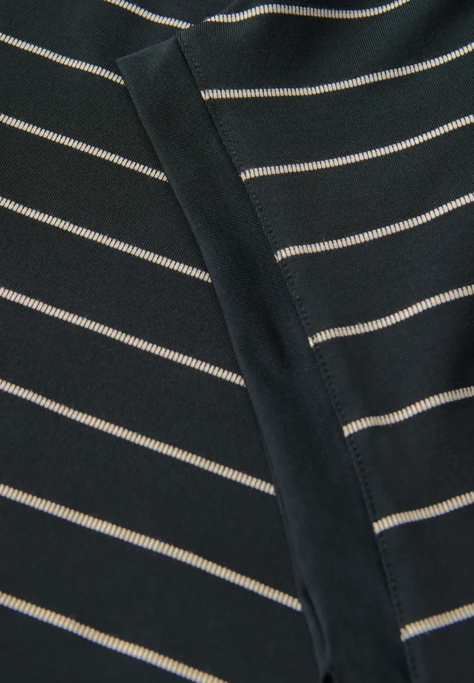 Gestreiftes Shirt