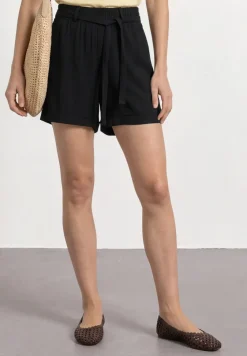 High Waist Shorts mit Gürtel