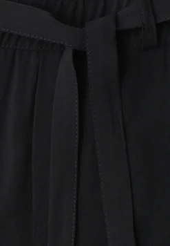 High Waist Shorts mit Gürtel