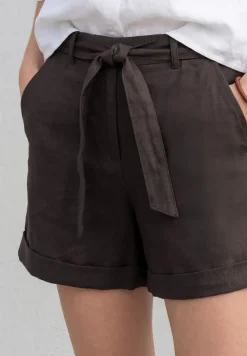 High Waist Shorts mit Gürtel