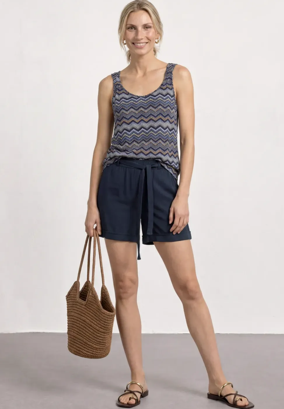 High Waist Shorts mit Gürtel