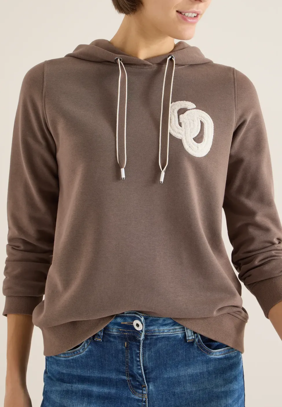 Hoodie mit Stickerei