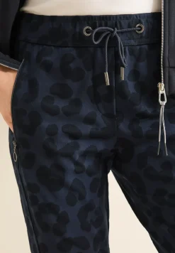 Hose mit Leo-Muster