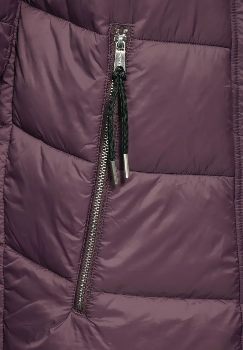 Jacke mit abnehmbarer Kapuze
