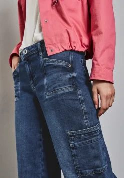 Jeans im Cargo Look