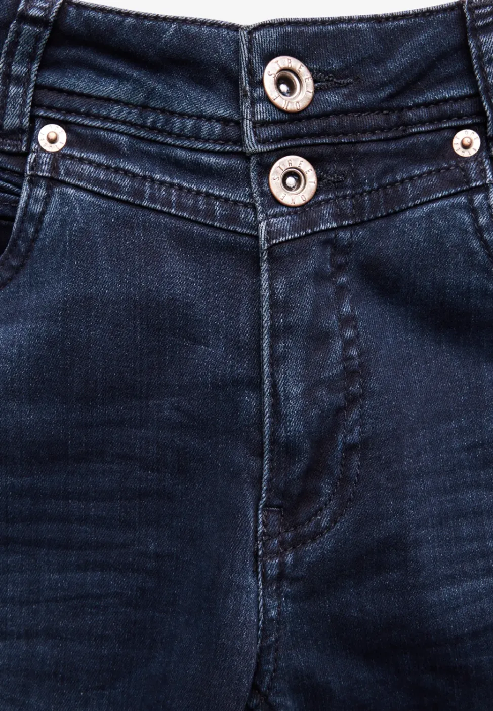 Jeans im Cargo-Look