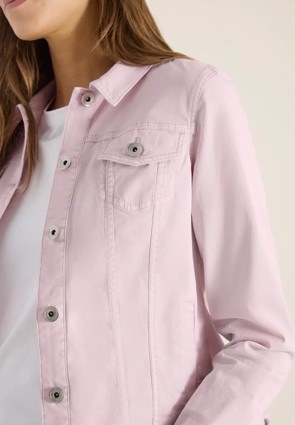 Jeansjacke im Colored-Denim-Look
