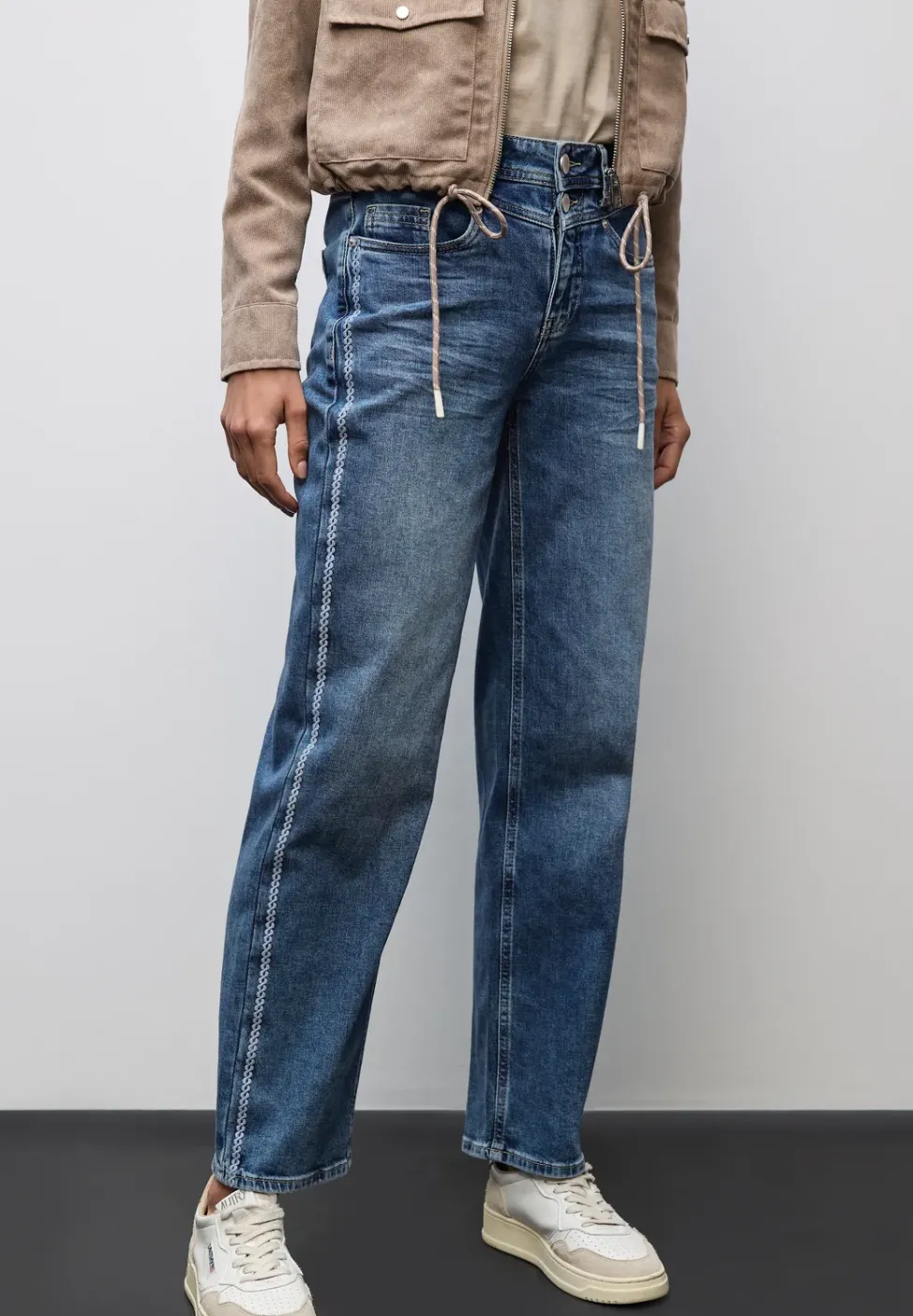 Jeans mit Gallonstreifen