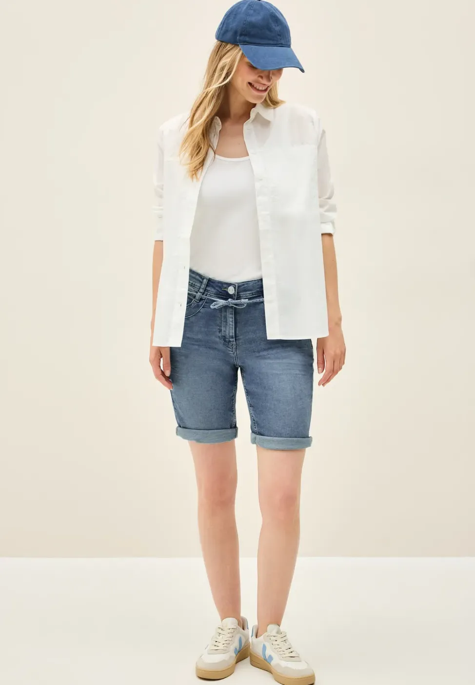 Jogg Shorts im Denim Look