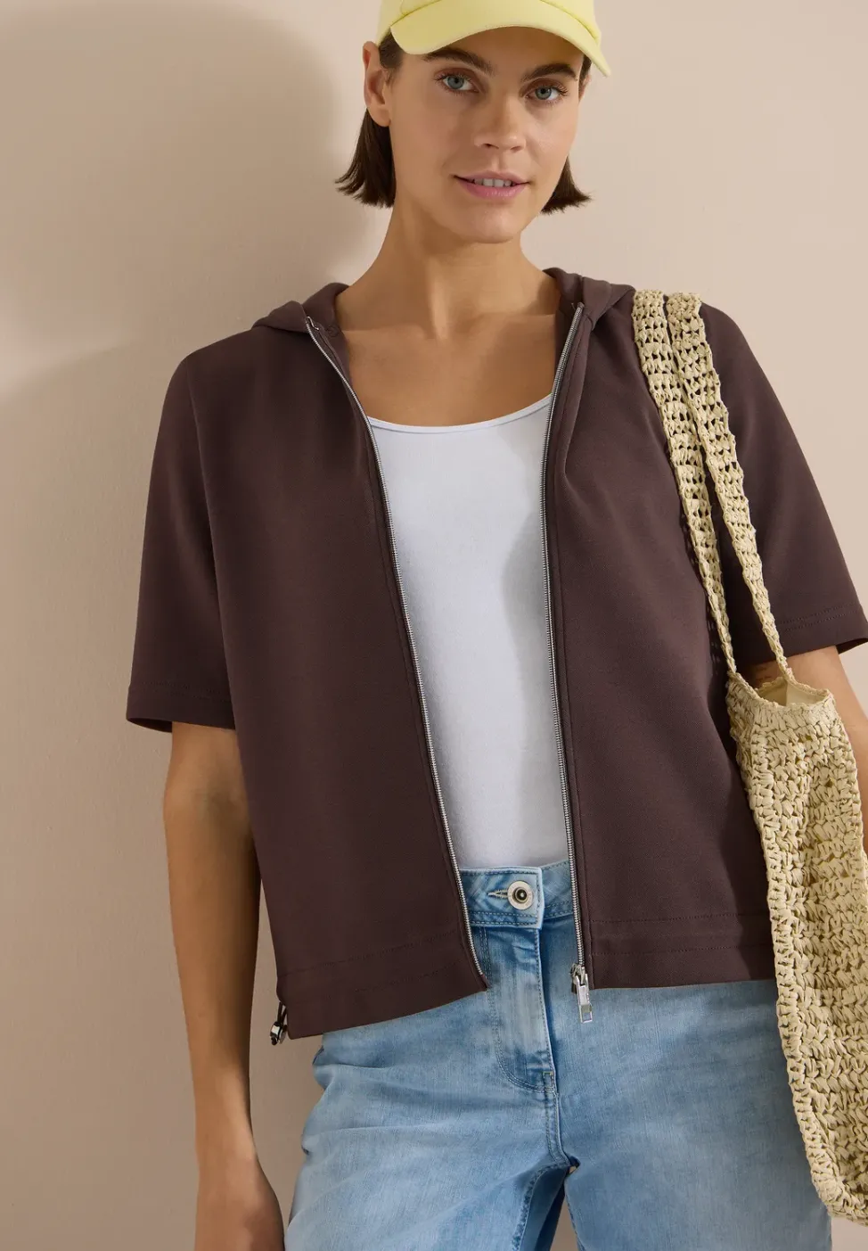 Kapuzenjacke mit seitlichen Tunnelzügen