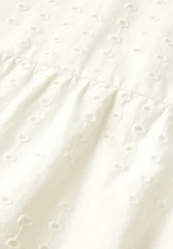 Kleid mit Lochstickerei