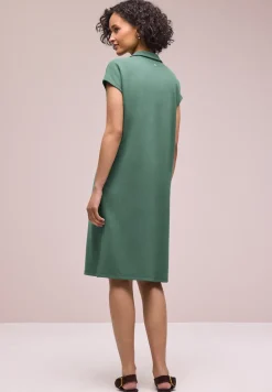 Knielanges Kleid in Unifarbe
