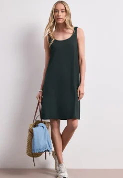 Knielanges Kleid mit gerafften Trägern