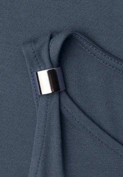 Knielanges Kleid mit Schnallendetail
