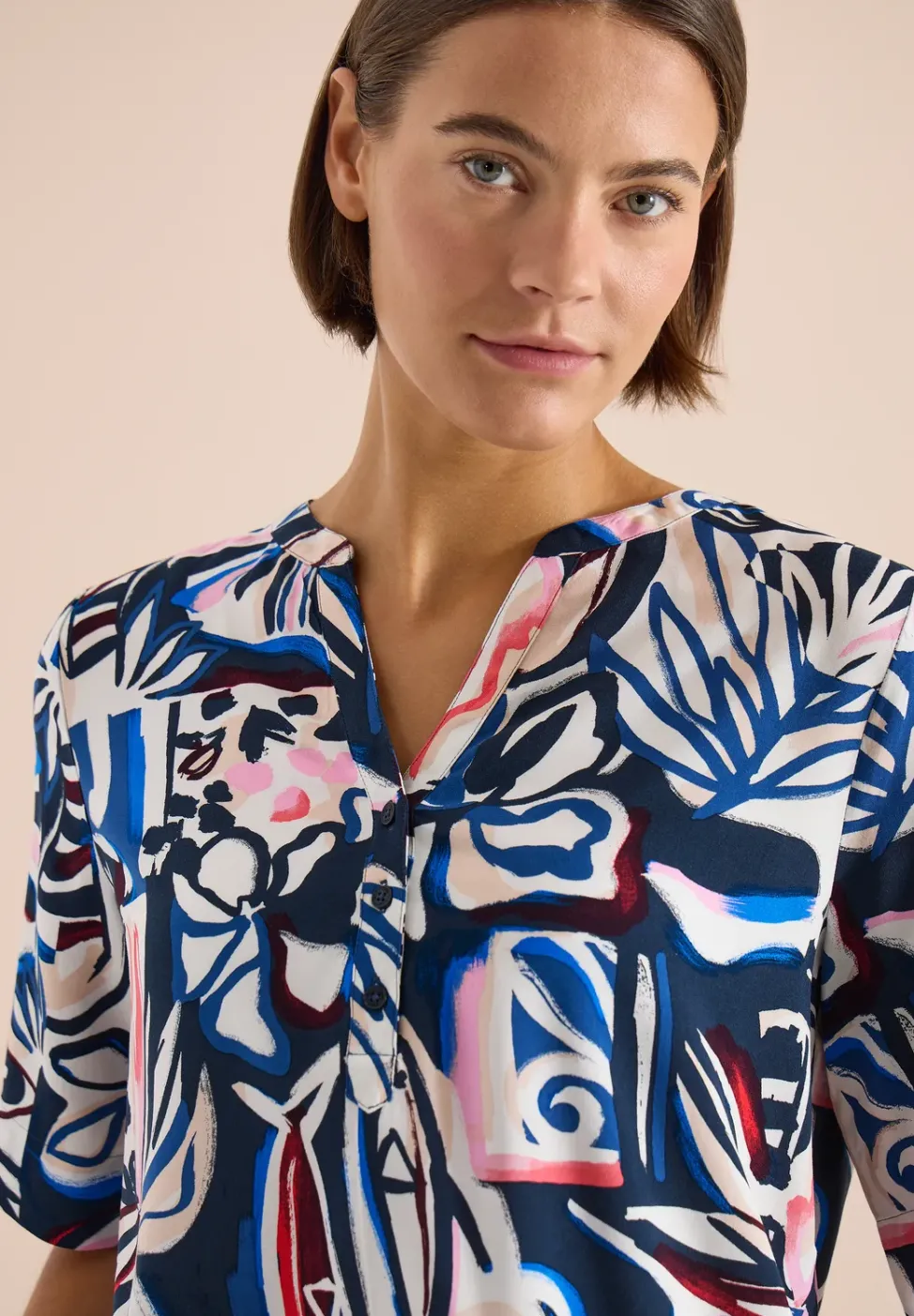 Kurzarm Bluse mit Multicolor Print